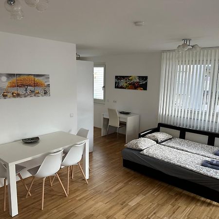 Hauptbahnhof Ferienwohnung Am Park Wien Exteriör bild