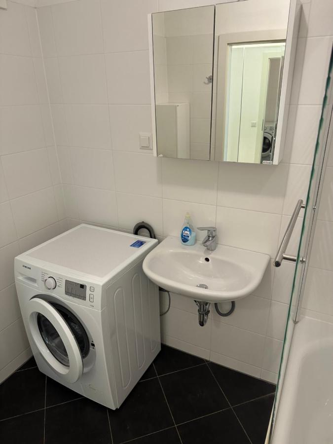 Hauptbahnhof Ferienwohnung Am Park Wien Exteriör bild